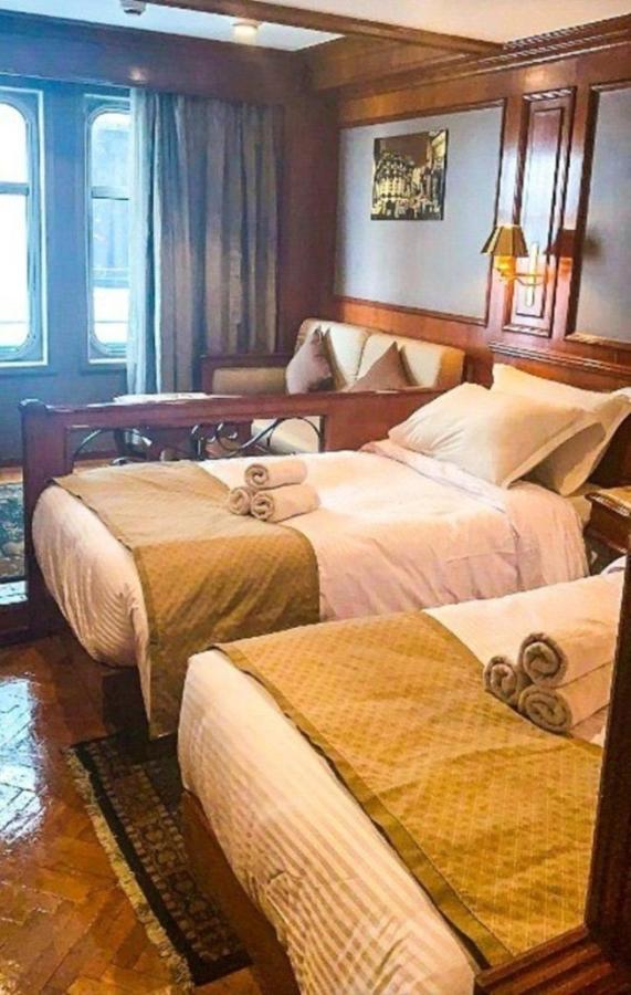 Double or Twin Room Private Bathroom